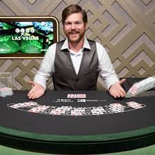 Tampilan aplikasi liputan toto di perangkat Android menampilkan dashboard beranda dengan akses ke slot games dan live casino